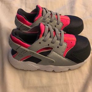Nike Hurrache toddler size 8